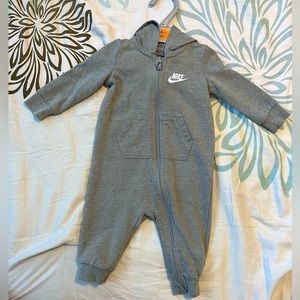 Gray Nike Infant`s Zip Front Long Sleeve Hooded Coverall size 6M